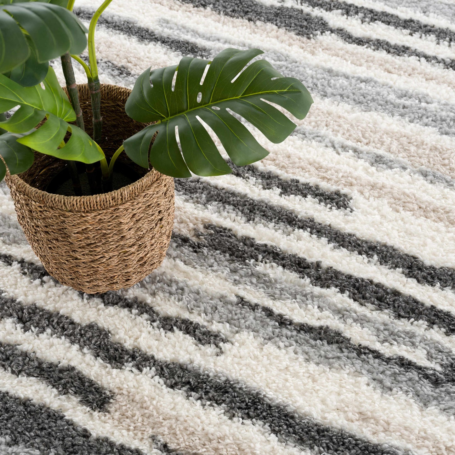 Zoya Striped Area Rug - Modern Home Décor Rug