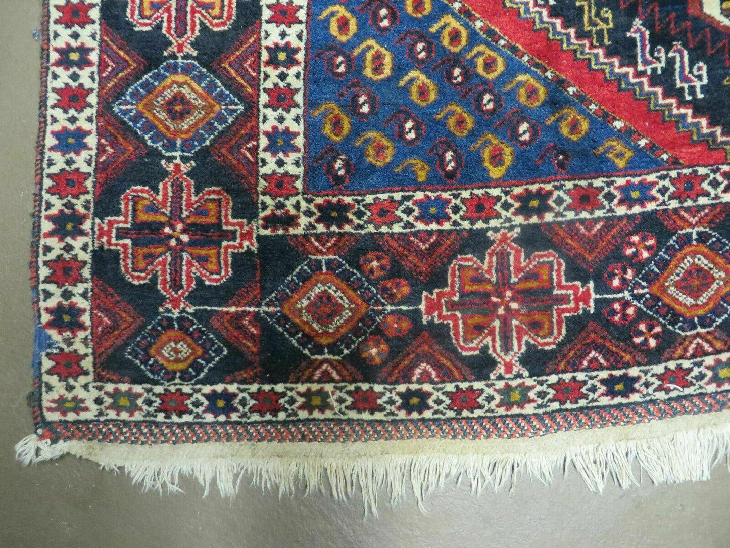 Vintage Turkish Tribal Wool Rug Medallion Hand Made 4x5 Size
