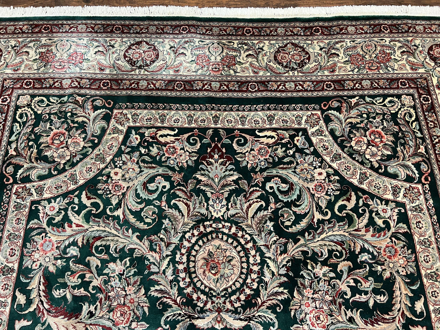 Floral medallion rug