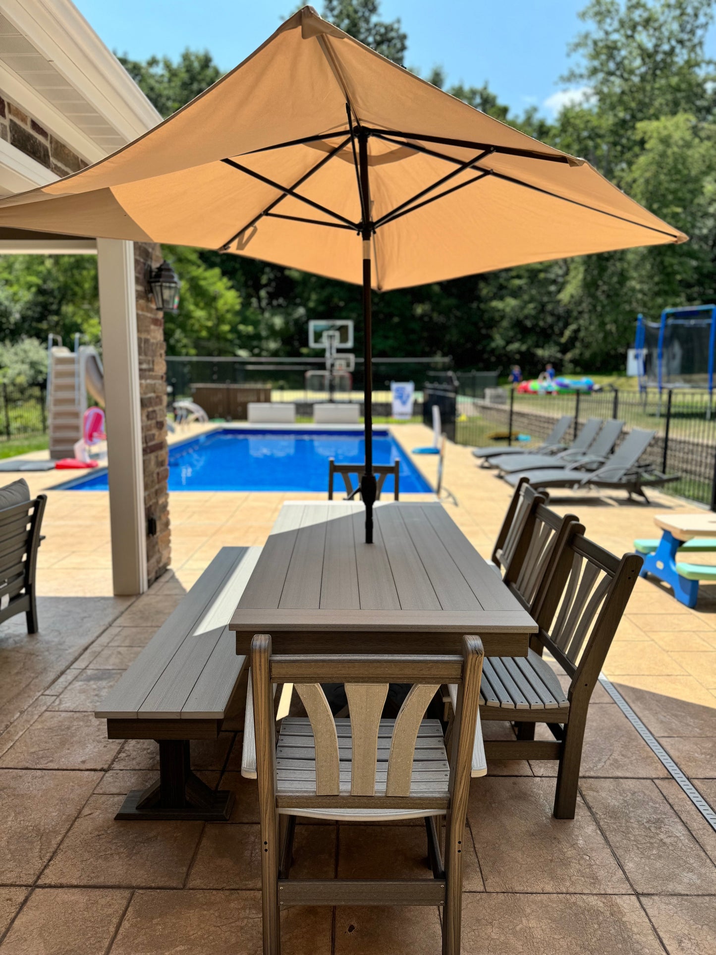 Outdoor Modern Fanback Dining Chair HDPE All Weather Patio Seating