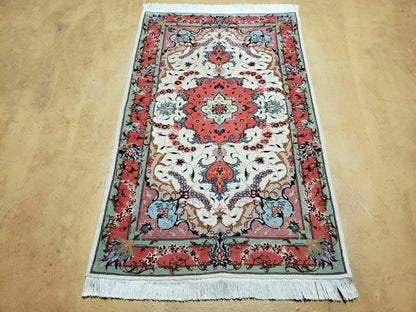 Vintage Persian Tabriz Wool Silk Rug 2.5 By 4 Ft Hand Knotted Medallion