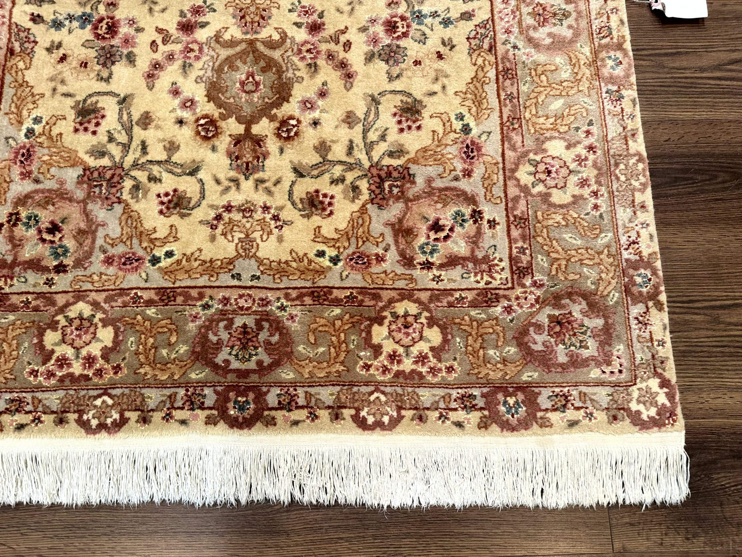 Persian Rug 4x6 Hand Knotted Wool and Silk Highlights 200 KPSI