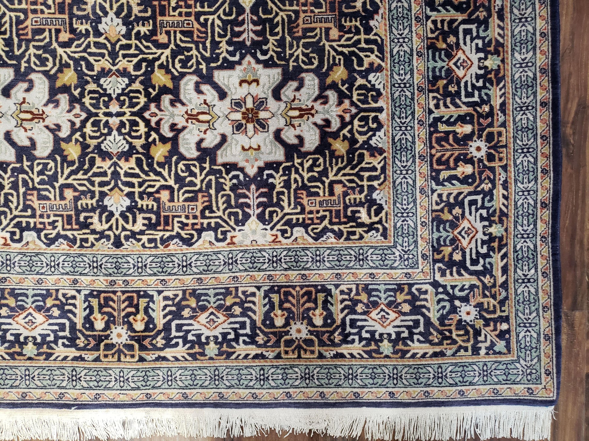 Elegant wool rug