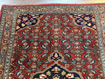 Red Bidjar rug