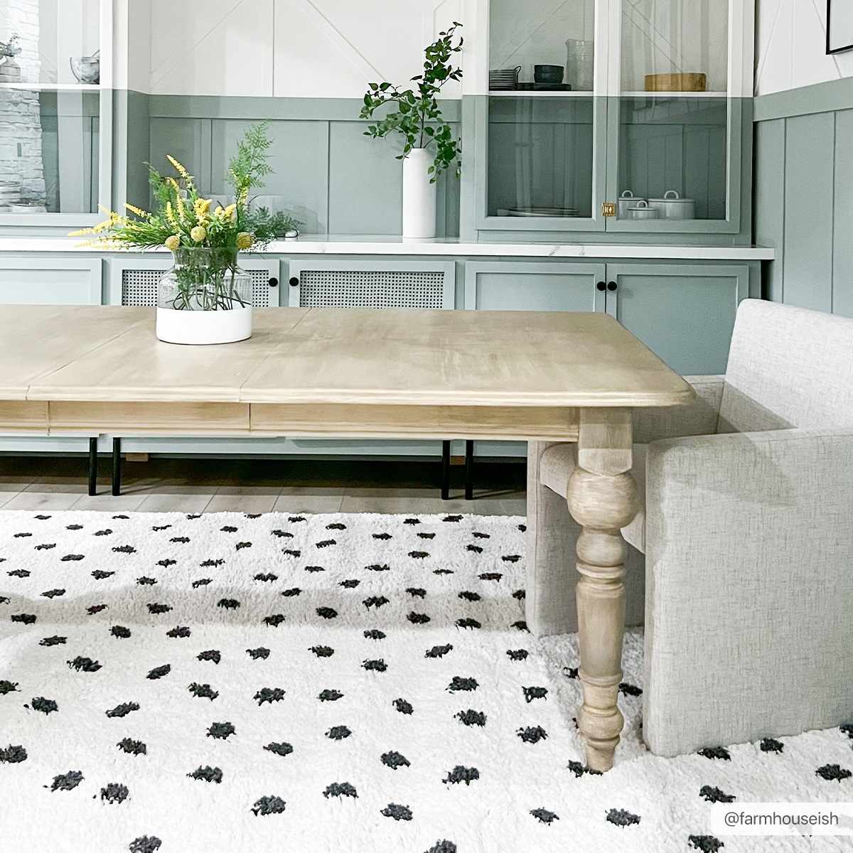 Plush Black and White Dotted Area Rug - Cozy Home Décor Accent