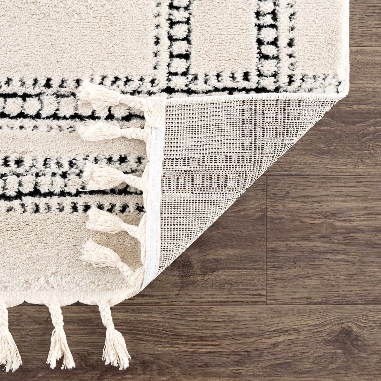 Modern Geometric Area Rug - Black and White Stylish Home Décor