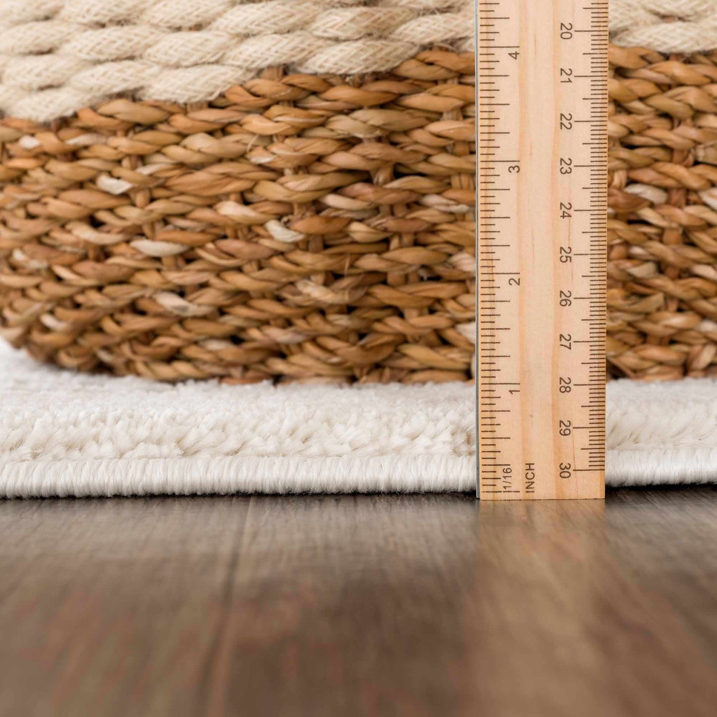 Modern Geometric Area Rug - Black and White Stylish Home Décor