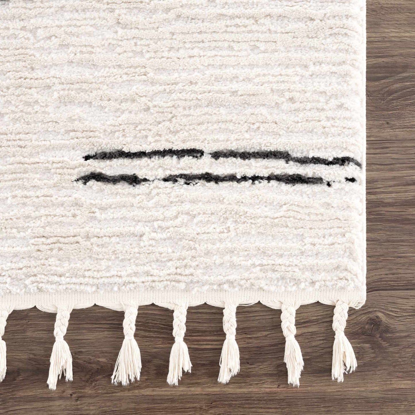 Striped Riad Rug with Tassels - Black and White Design