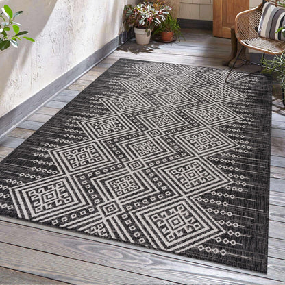 Frankville Performance Rug - Black and White All-Over Design for Stylish Interiors
