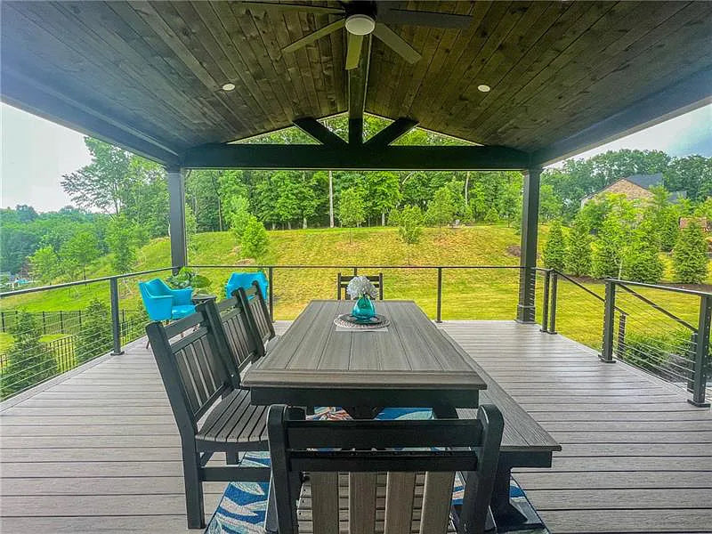 Outdoor Swivel Dining Chair HDPE All Weather Durable Patio Seating