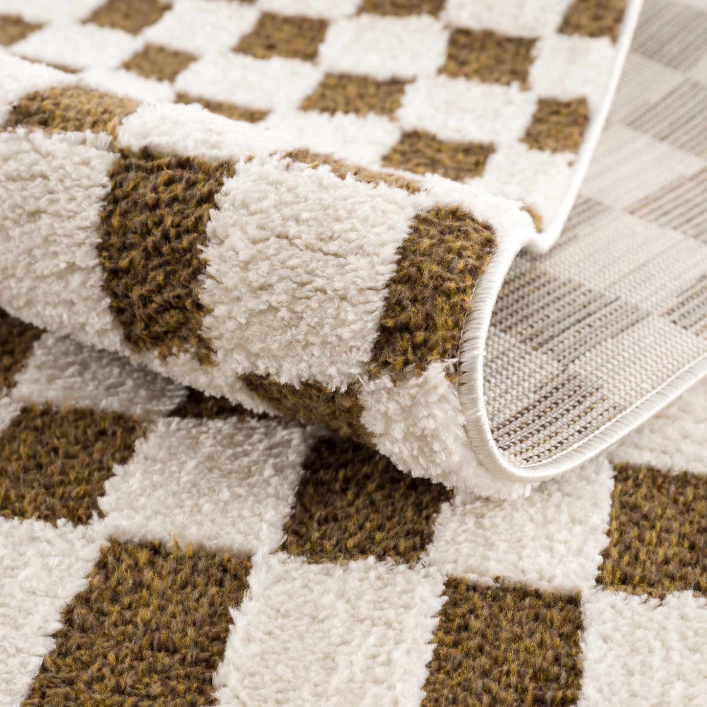 Brown Checkered Area Rug - Cozy Home Décor Accent