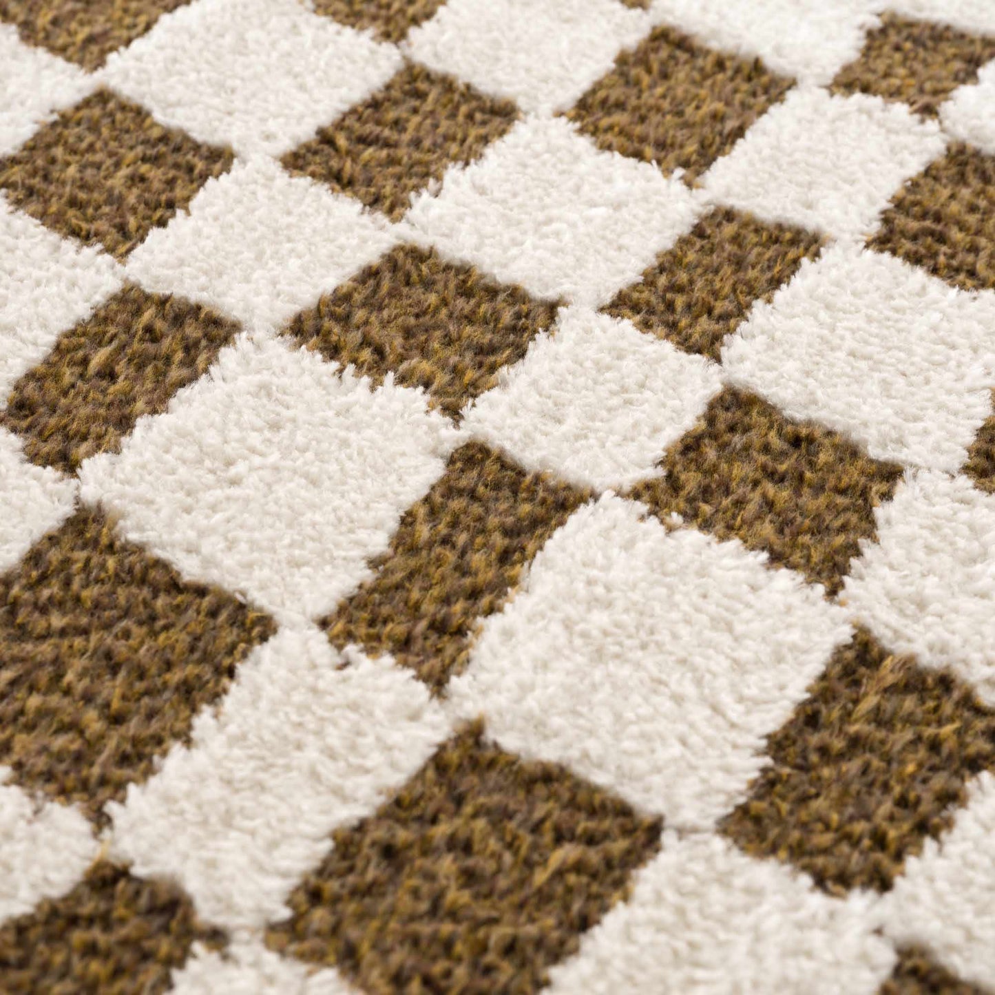 Brown Checkered Area Rug - Cozy Home Décor Accent