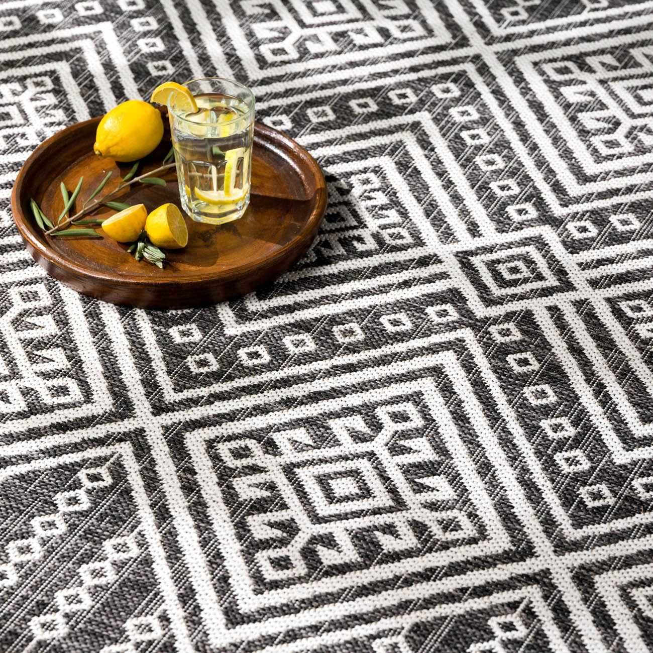 Frankville Performance Rug - Black and White All-Over Design for Stylish Interiors