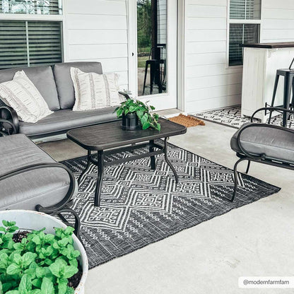 Frankville Performance Rug - Black and White All-Over Design for Stylish Interiors