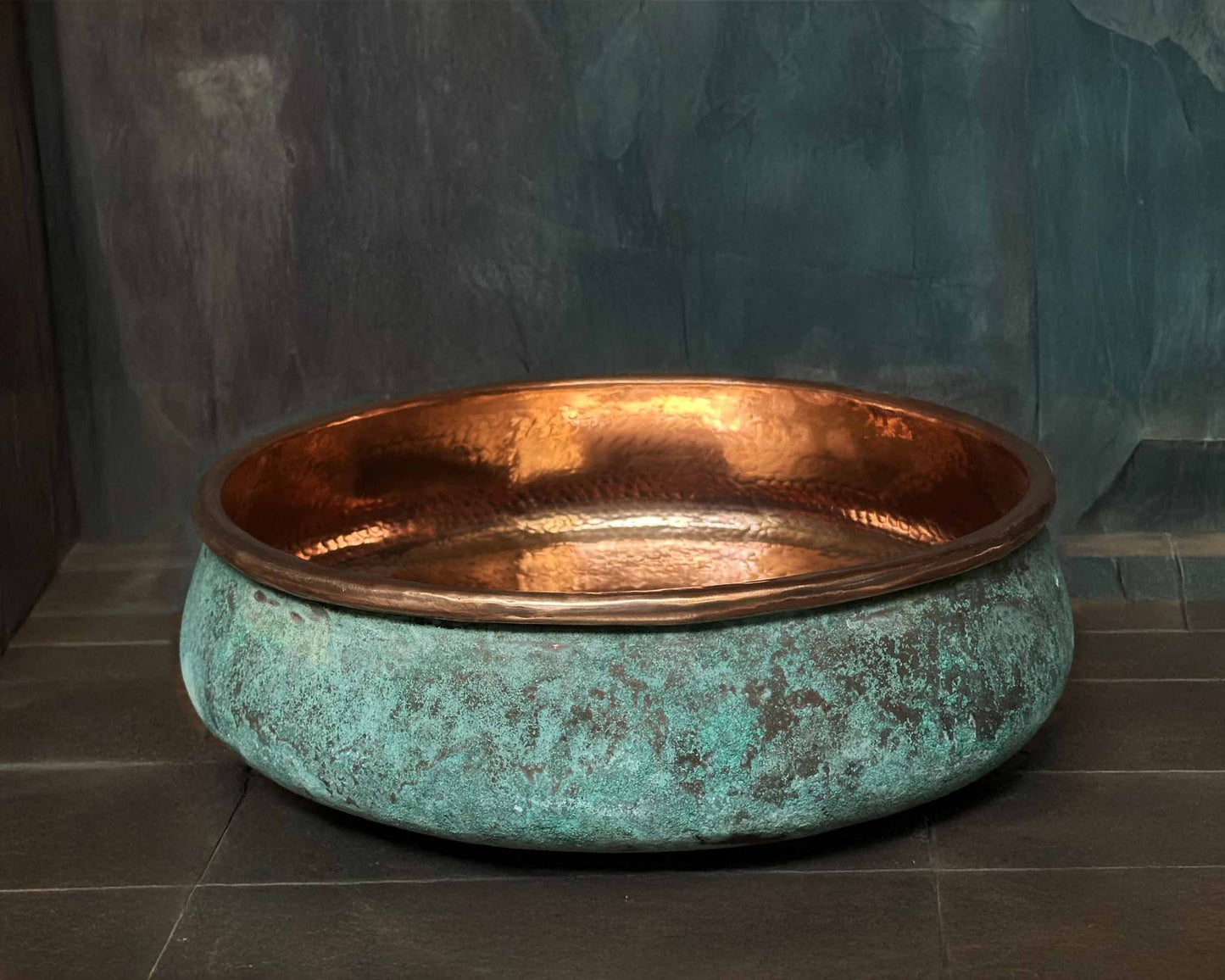 Oxidized copper sink
