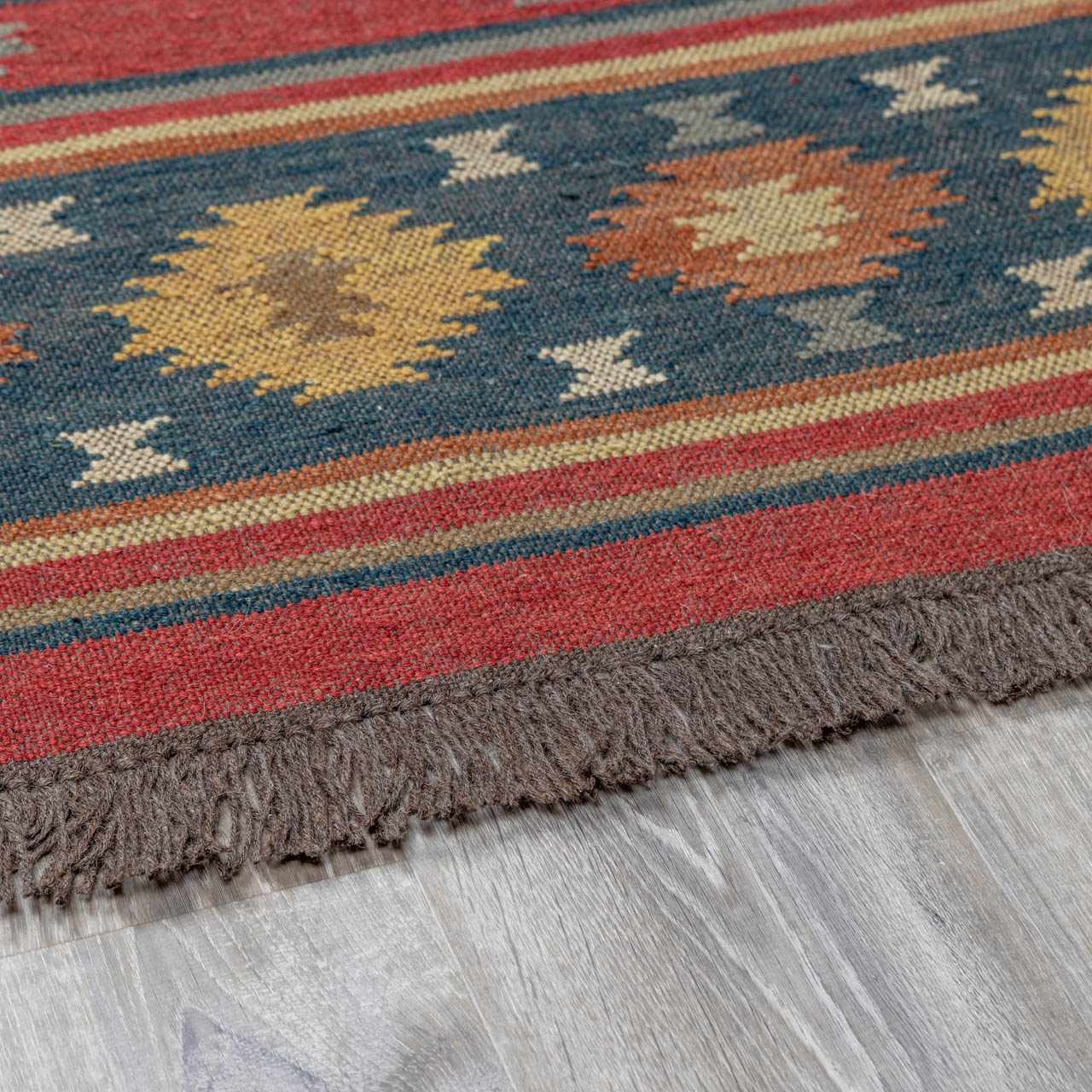 Hedon Wool Area Rug - Cozy Modern Design for Stylish Spaces