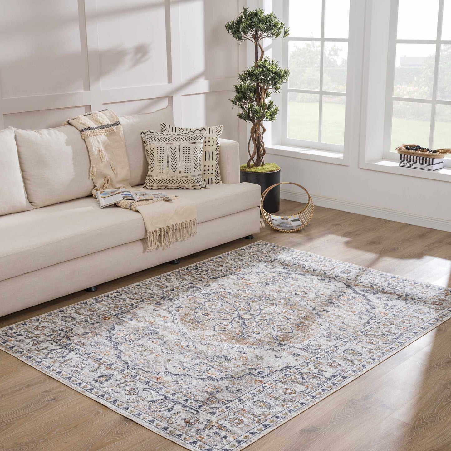 Washable Cream Flat Pile Rug - Soft Stylish Area Rug for Home Decor