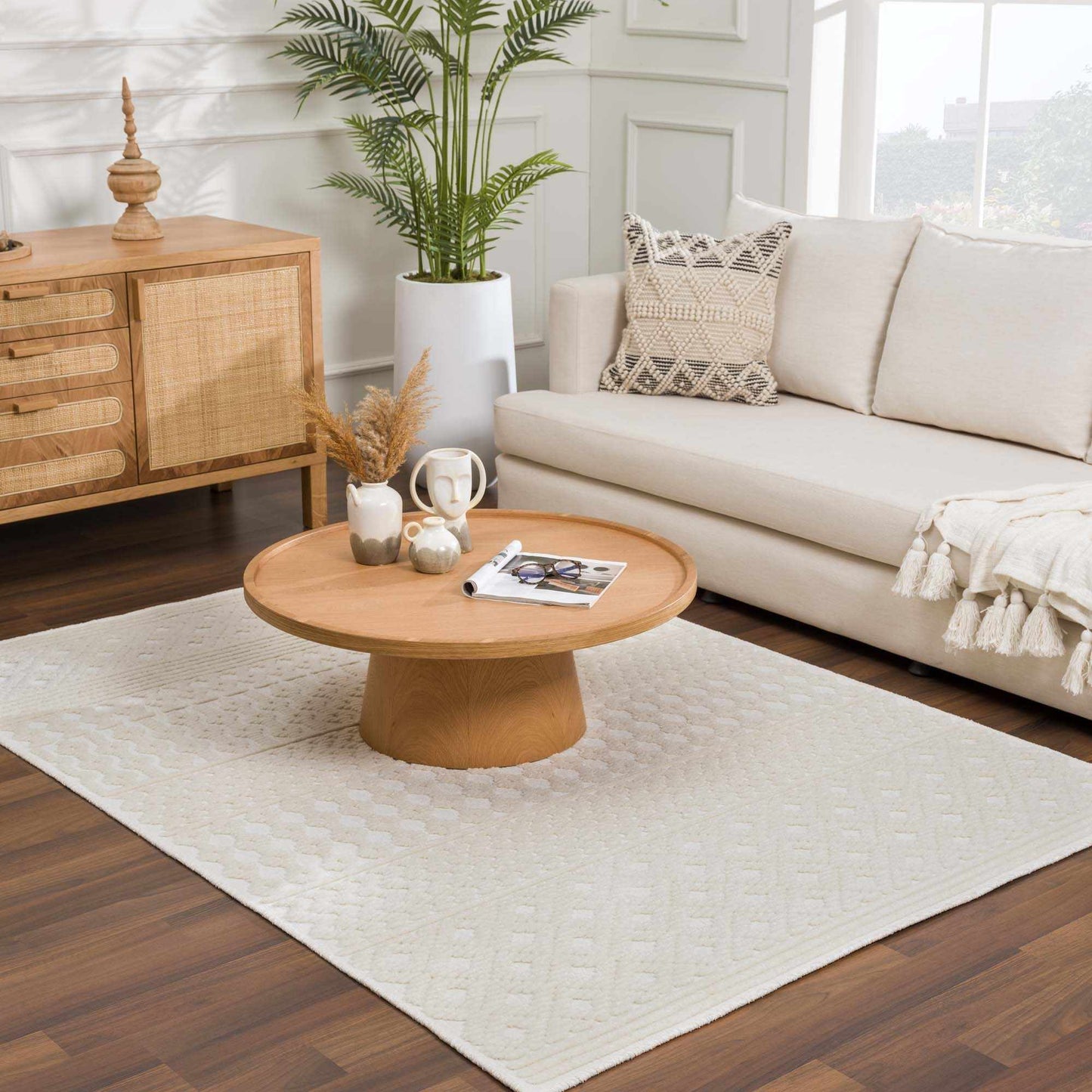 Washable White Area Rug - Stylish Drago Design for Modern Homes