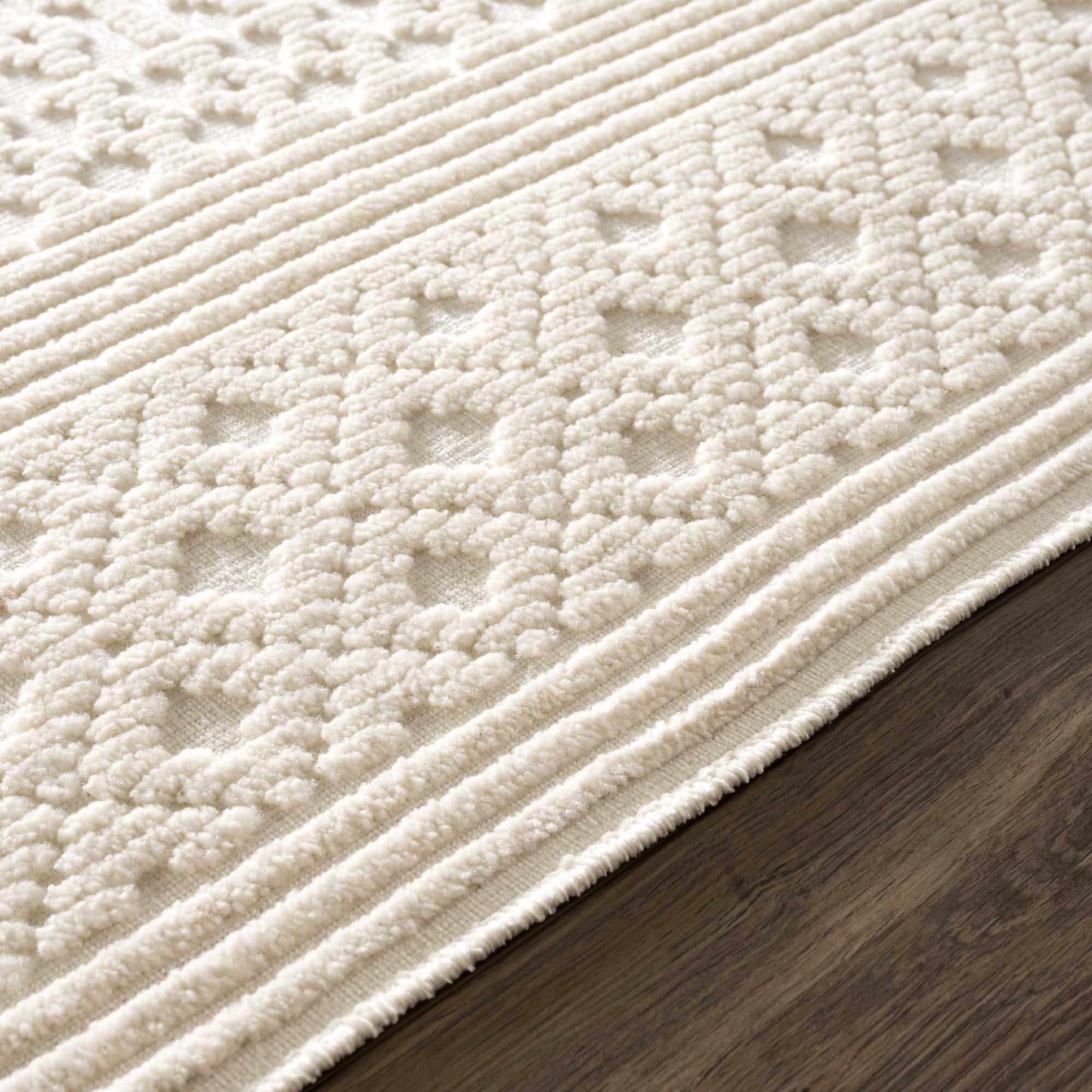 Washable White Area Rug - Stylish Drago Design for Modern Homes