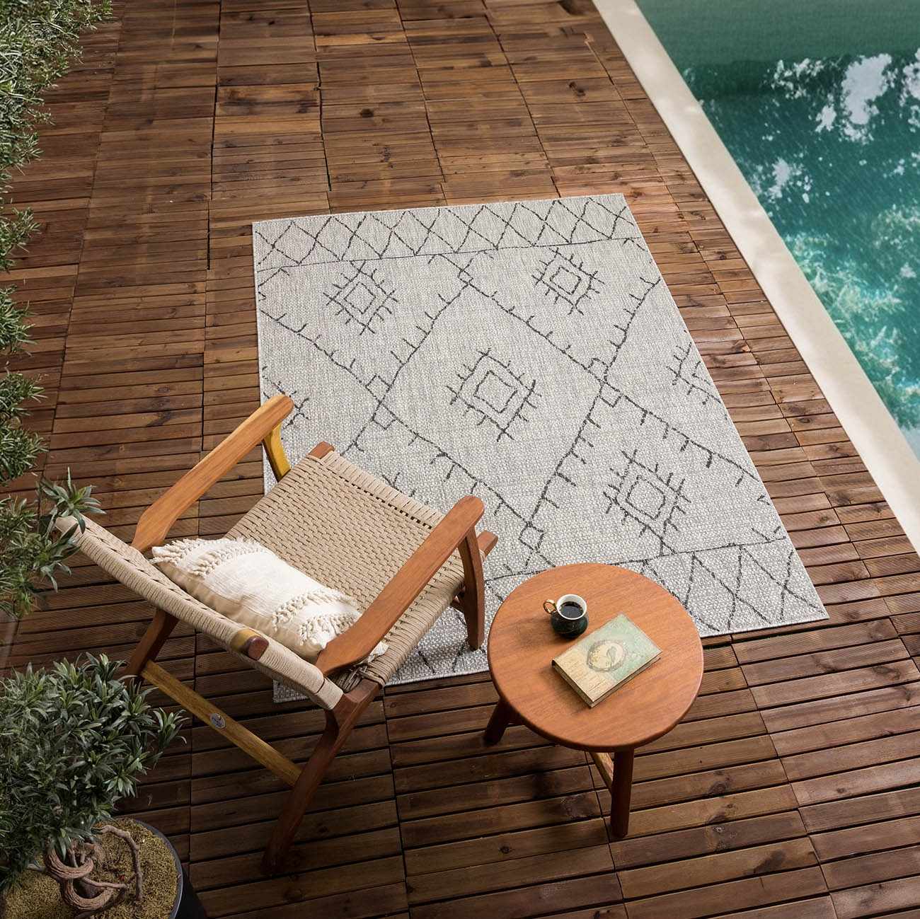 Nordic Area Rug - Stylish Durable Eco-Friendly Home Decor