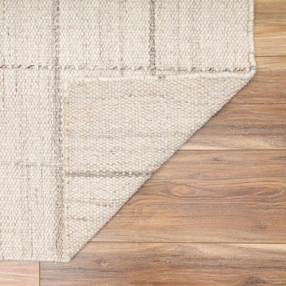 Checkered Wool Rug - Cream Cozy Home Decor