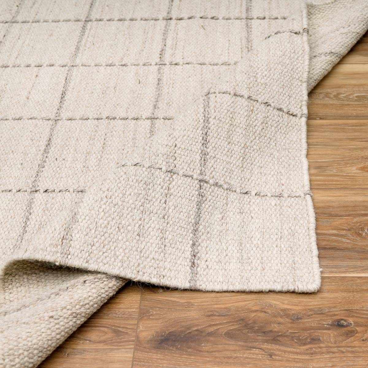 Checkered Wool Rug - Cream Cozy Home Decor
