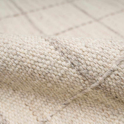 Checkered Wool Rug - Cream Cozy Home Decor