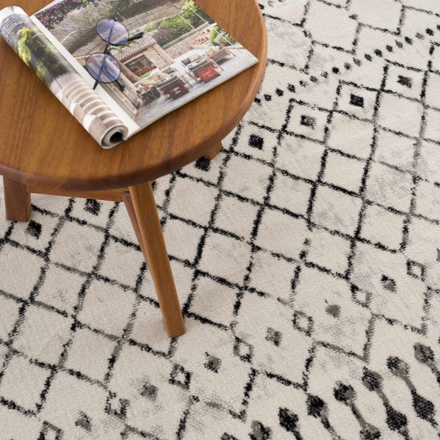 Scandinavian Moroccan Trellis Area Rug - Stylish Geometric Design for Modern Homes
