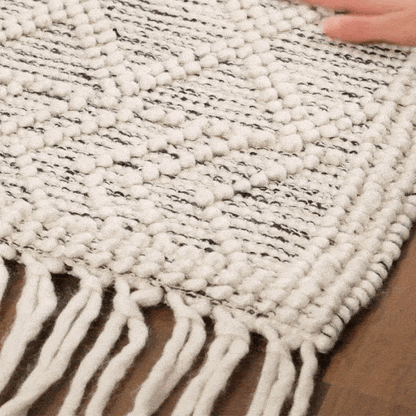Ramsbury Wool Area Rug - Handcrafted Cozy Home Décor Rug
