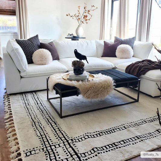 Modern Geometric Area Rug - Black and White Stylish Home Décor