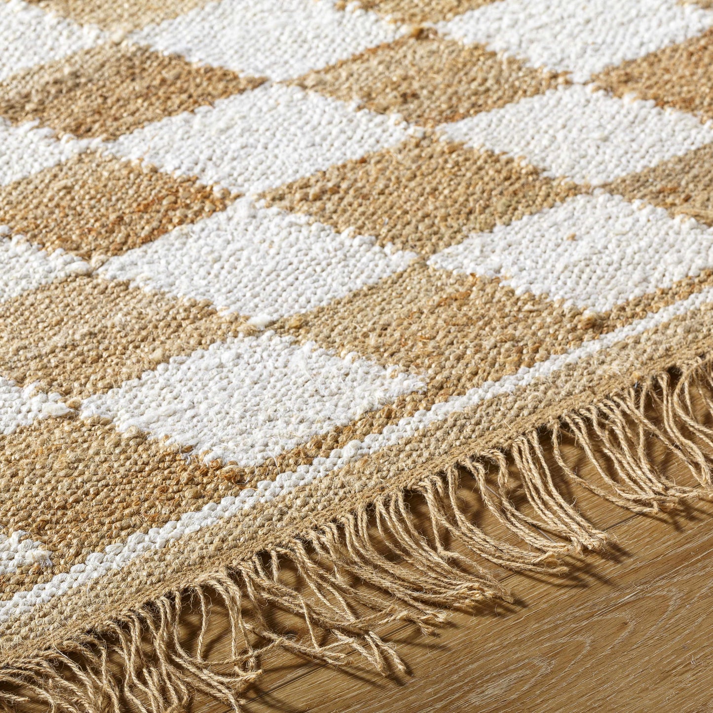 Checkered Jute Rug - Tiria Diamond Design with Tassels