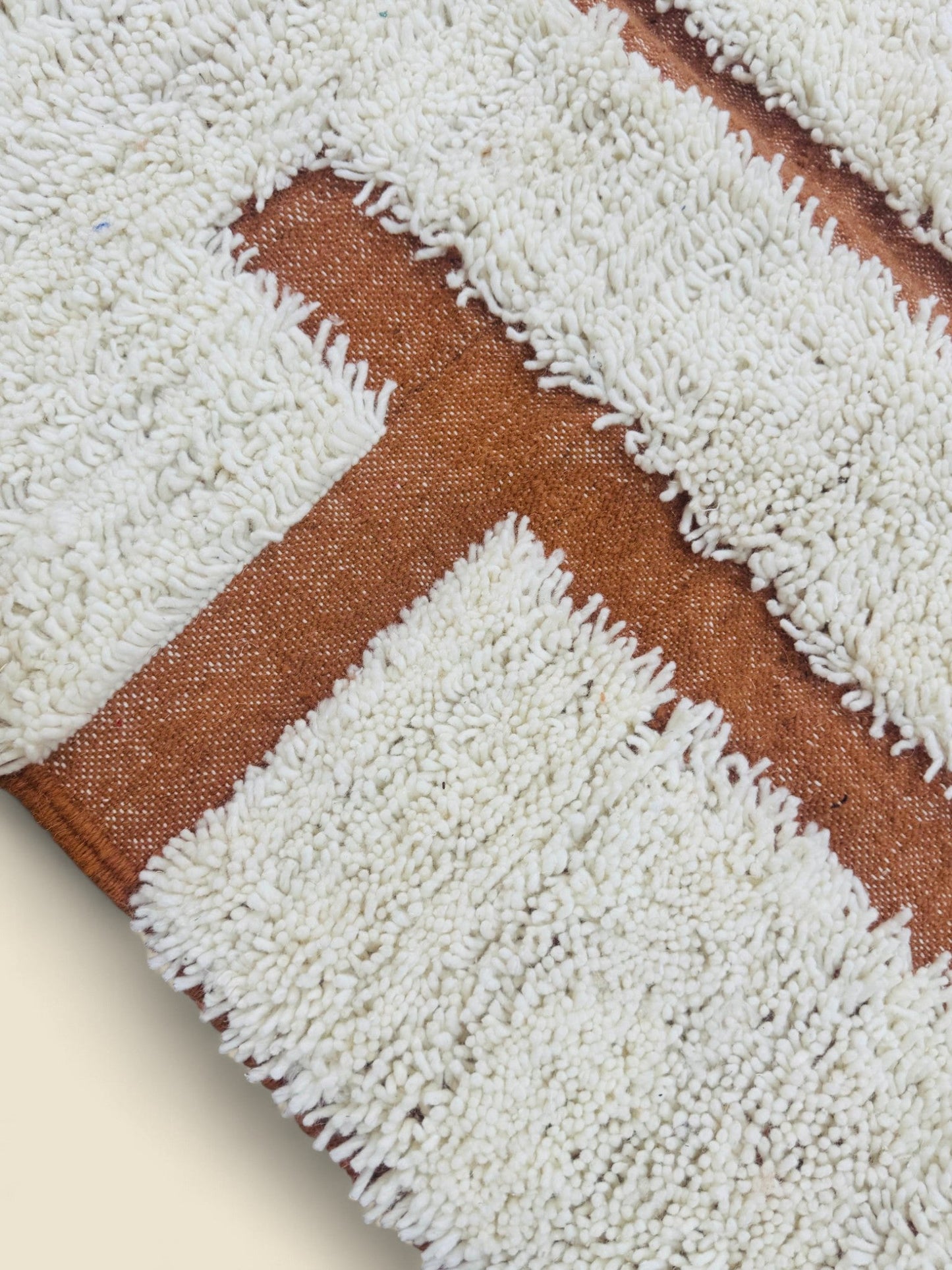 Tafenzut Abstract Berber Rug – Handmade Moroccan Wool Decor