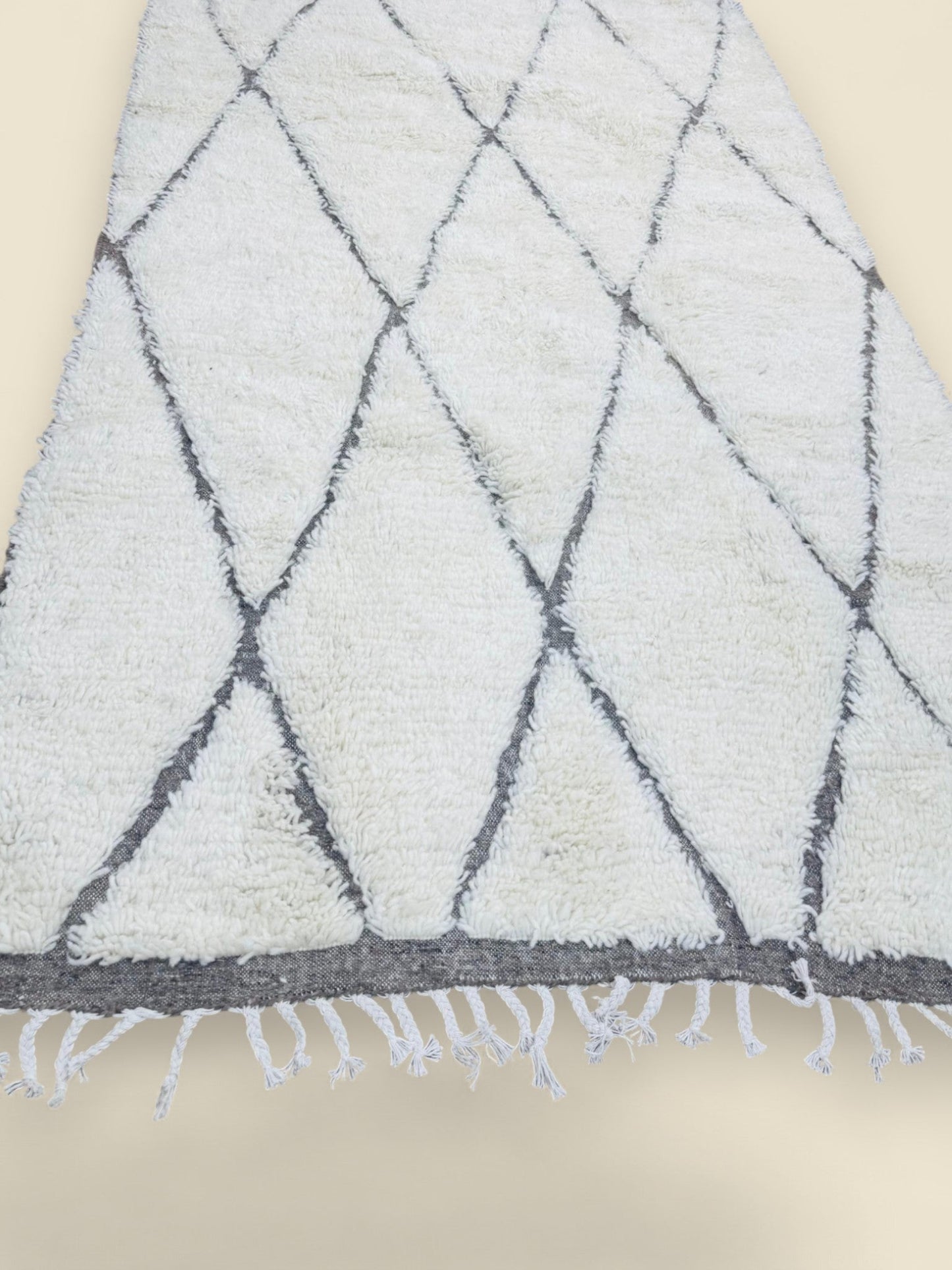 Moroccan Tihya Berber Carpet – Neutral Cream Shag Rug