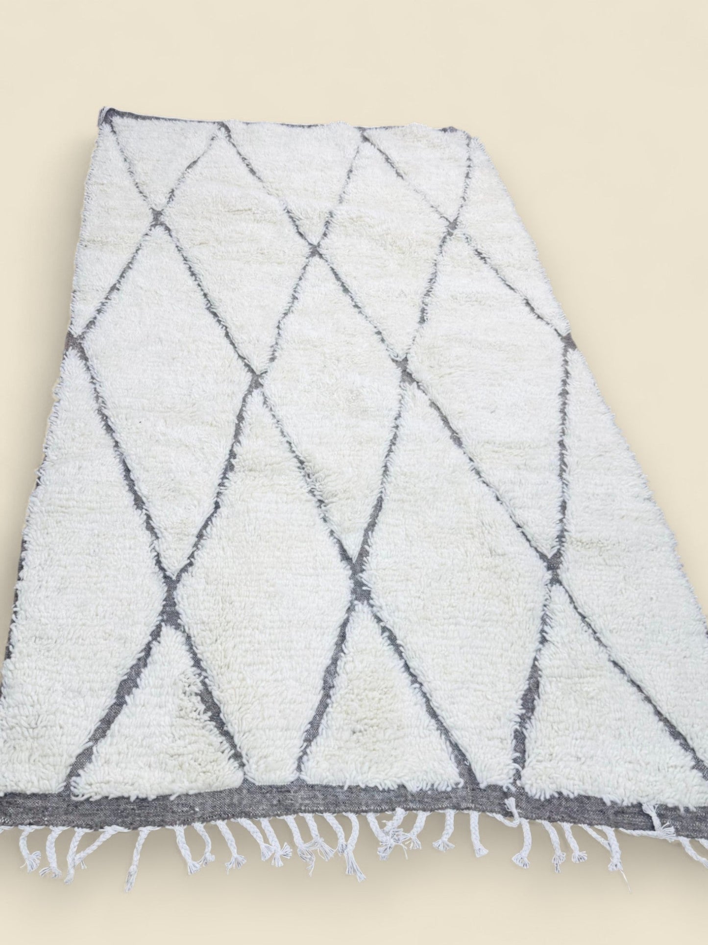 Moroccan Tihya Berber Carpet – Neutral Cream Shag Rug