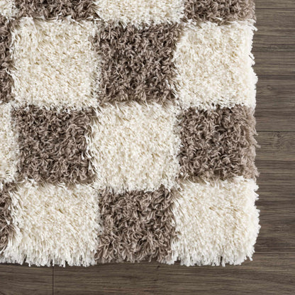 Brown Checkered Area Rug - Cozy Stylish Home Decor