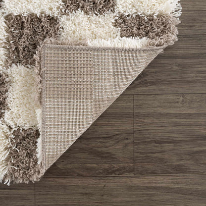 Brown Checkered Area Rug - Cozy Stylish Home Decor