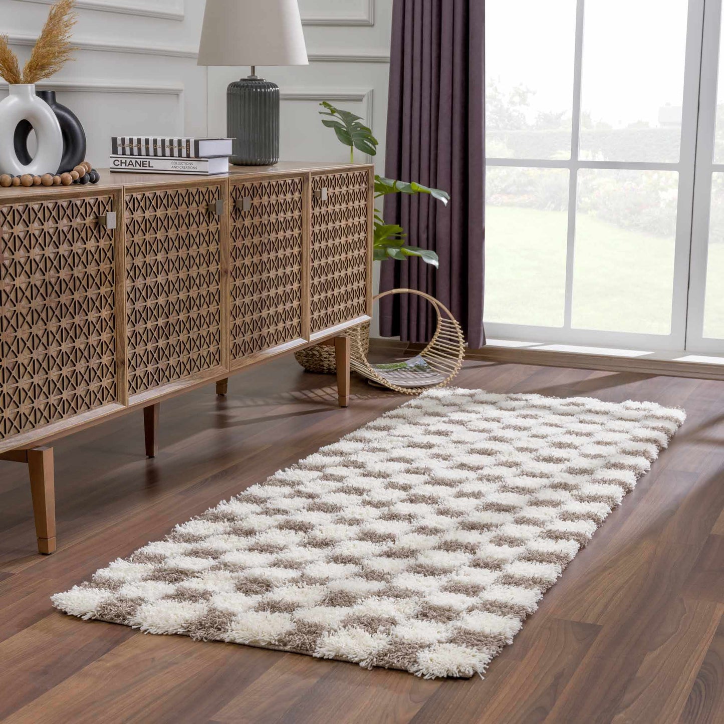 Brown Checkered Area Rug - Cozy Stylish Home Decor