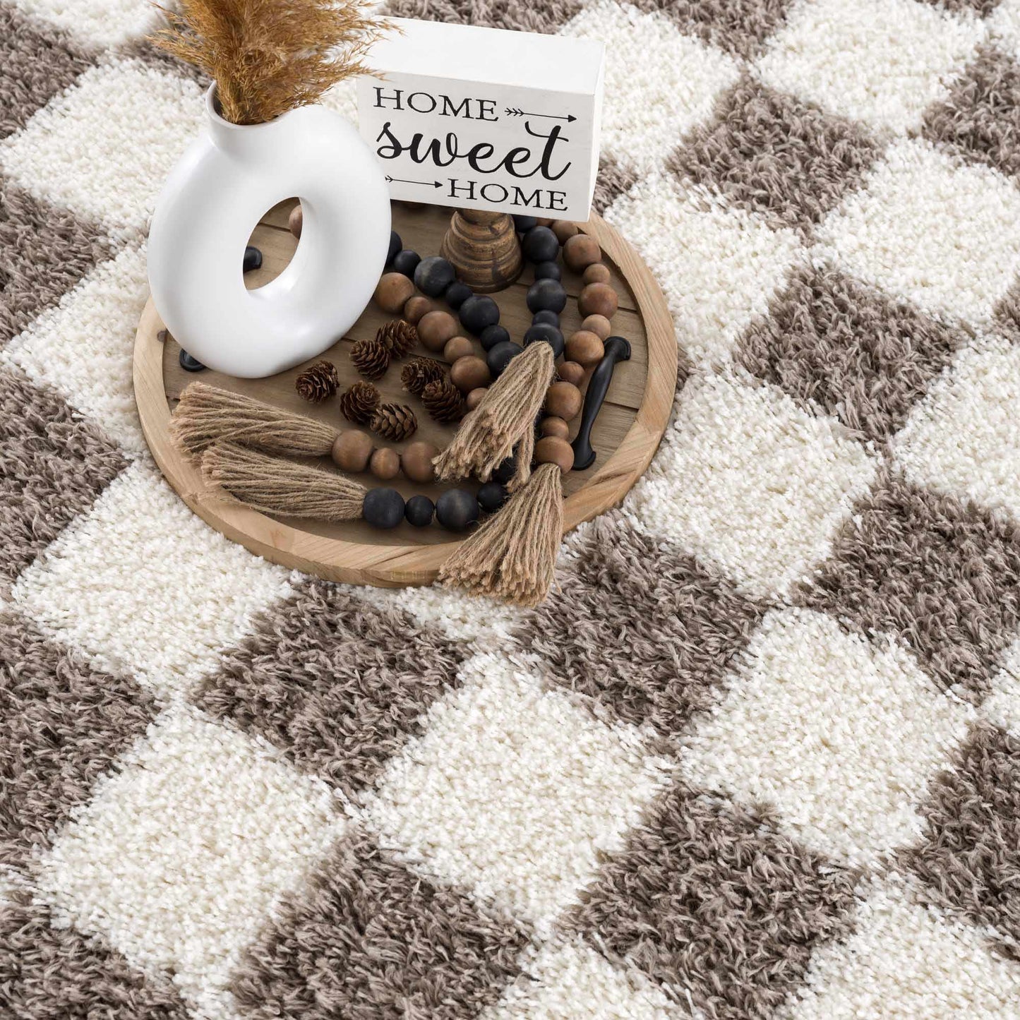 Brown Checkered Area Rug - Cozy Stylish Home Decor