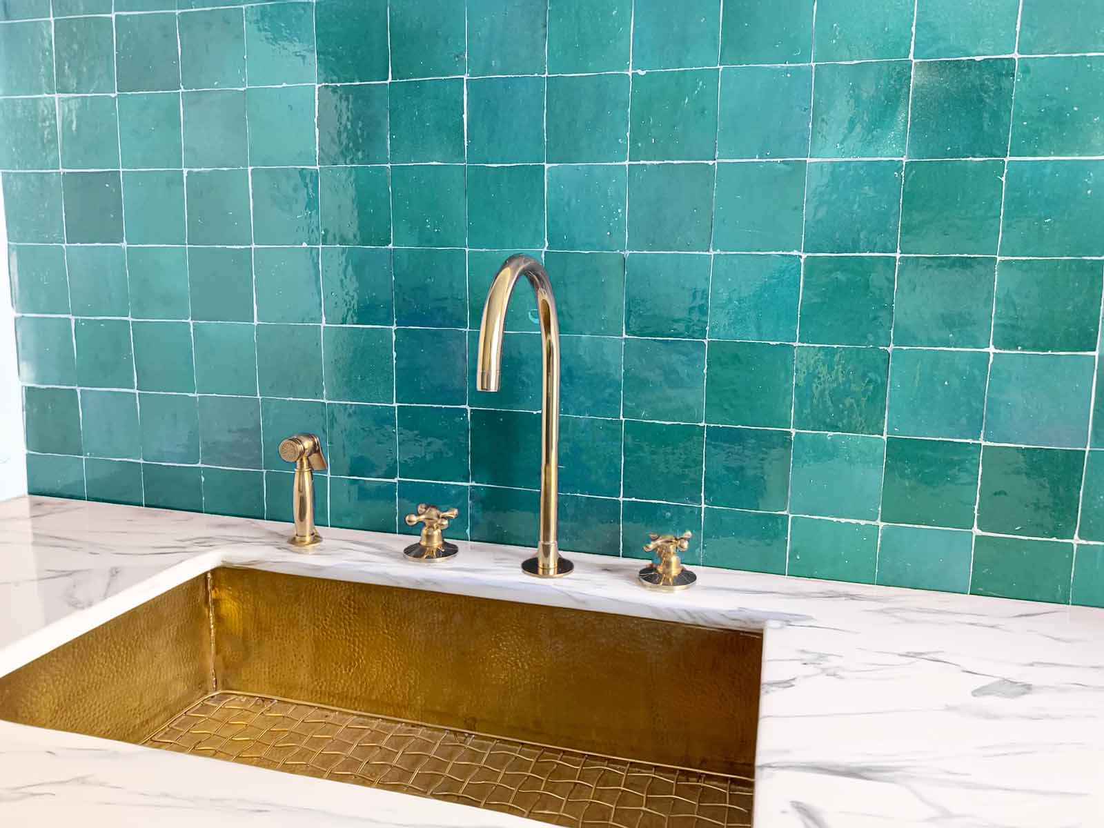 Roman tub faucet