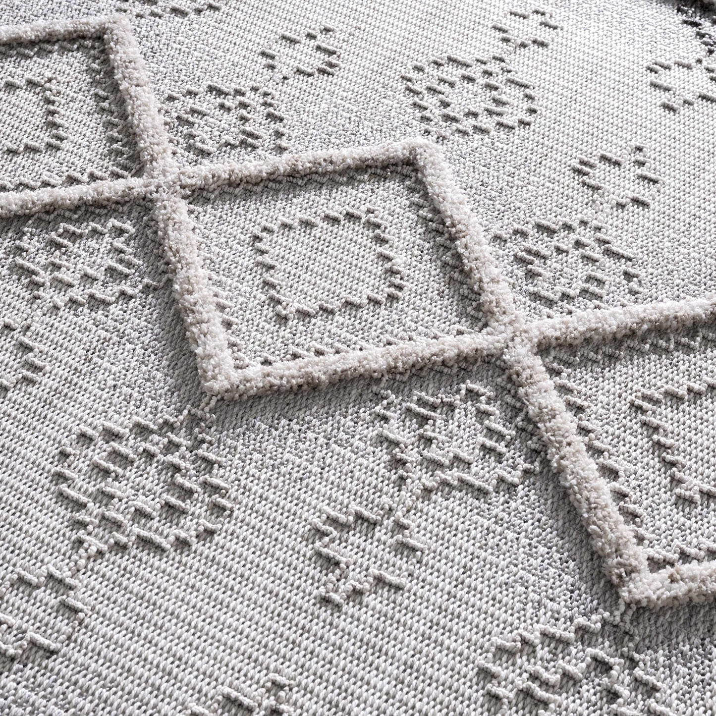 Rustic Area Rug - Amaga Collection for Cozy Home Decor