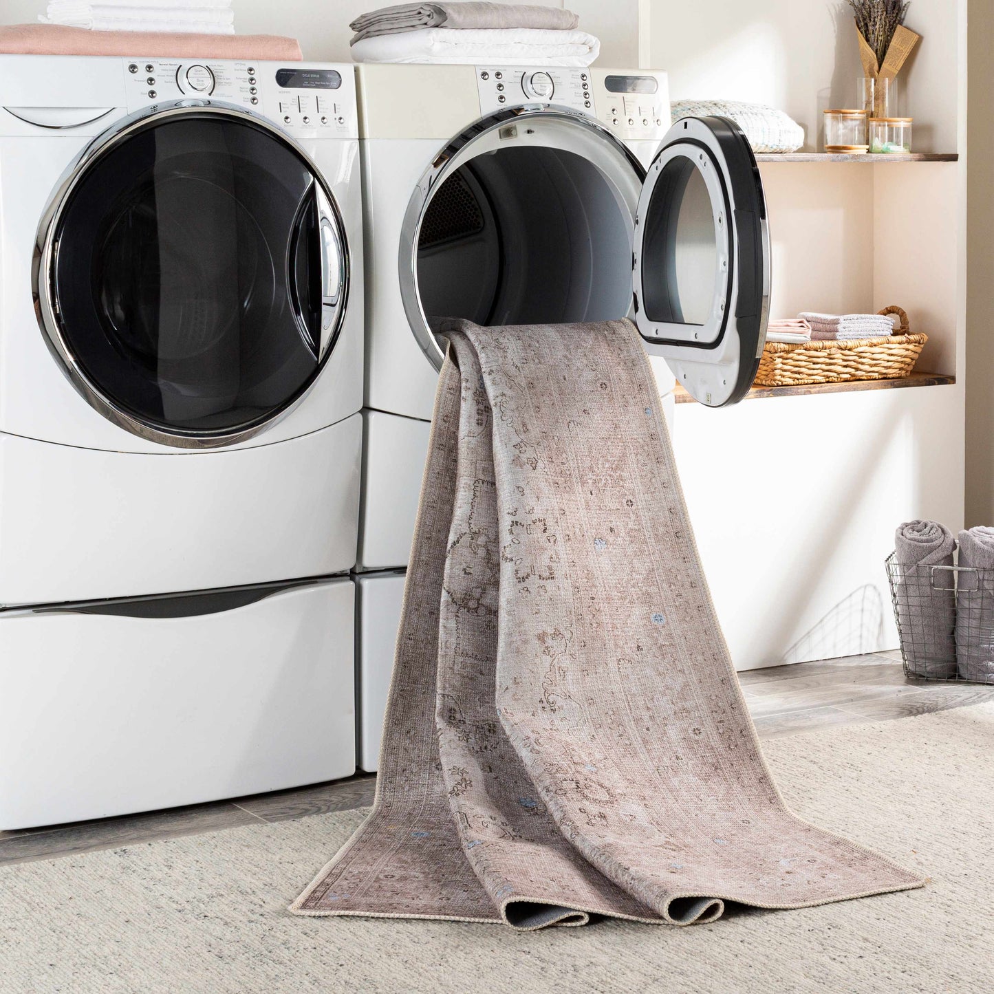 Vintage Washable Flat Pile Rug - Timeless Bethany Design for Home Decor