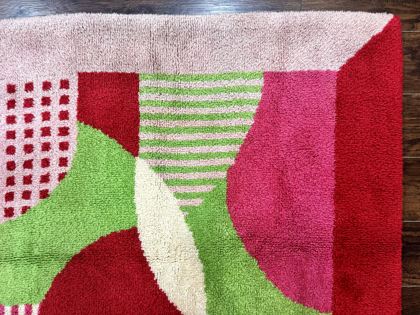 European Shag Rug 4.8 x 4.8 Modern Abstract Loomed Wool Square Rug In Green Pink Red