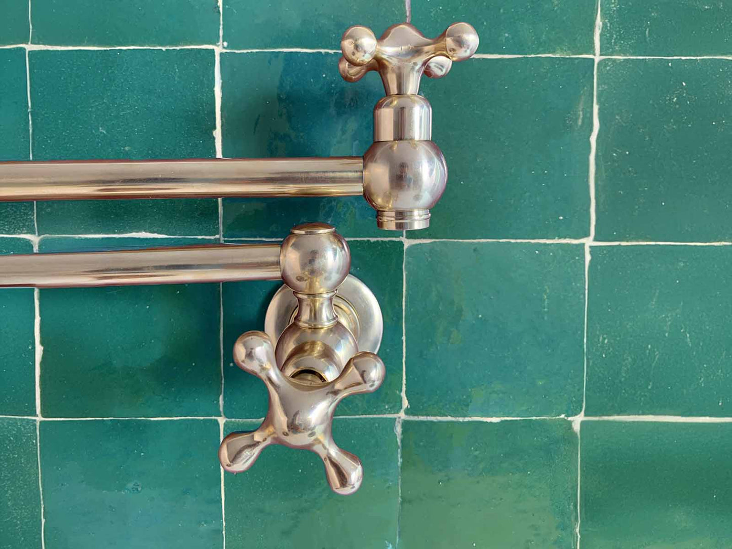 Solid brass faucet