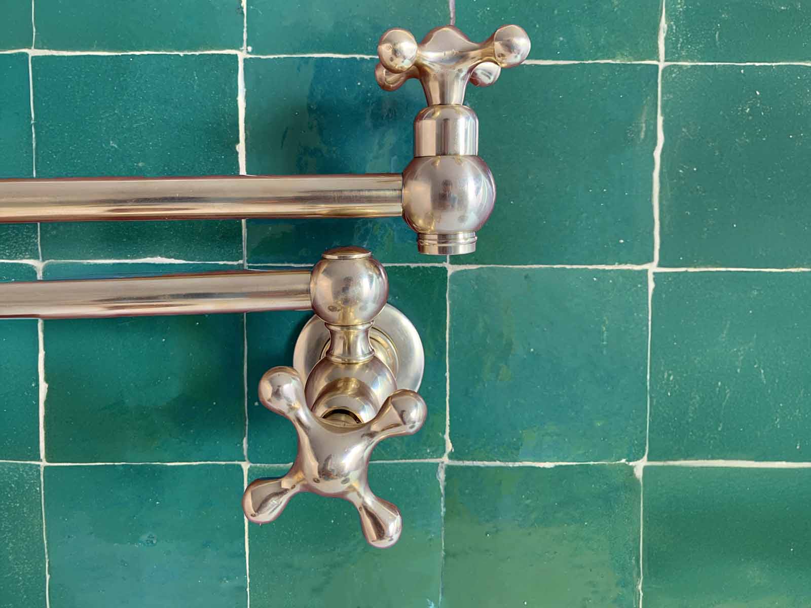 Solid brass faucet