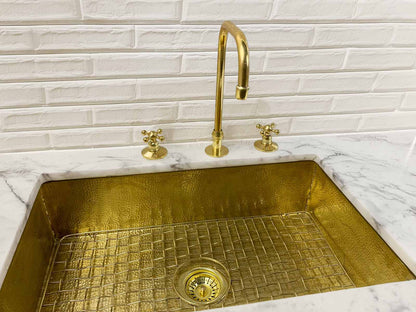 Bathroom sink faucet