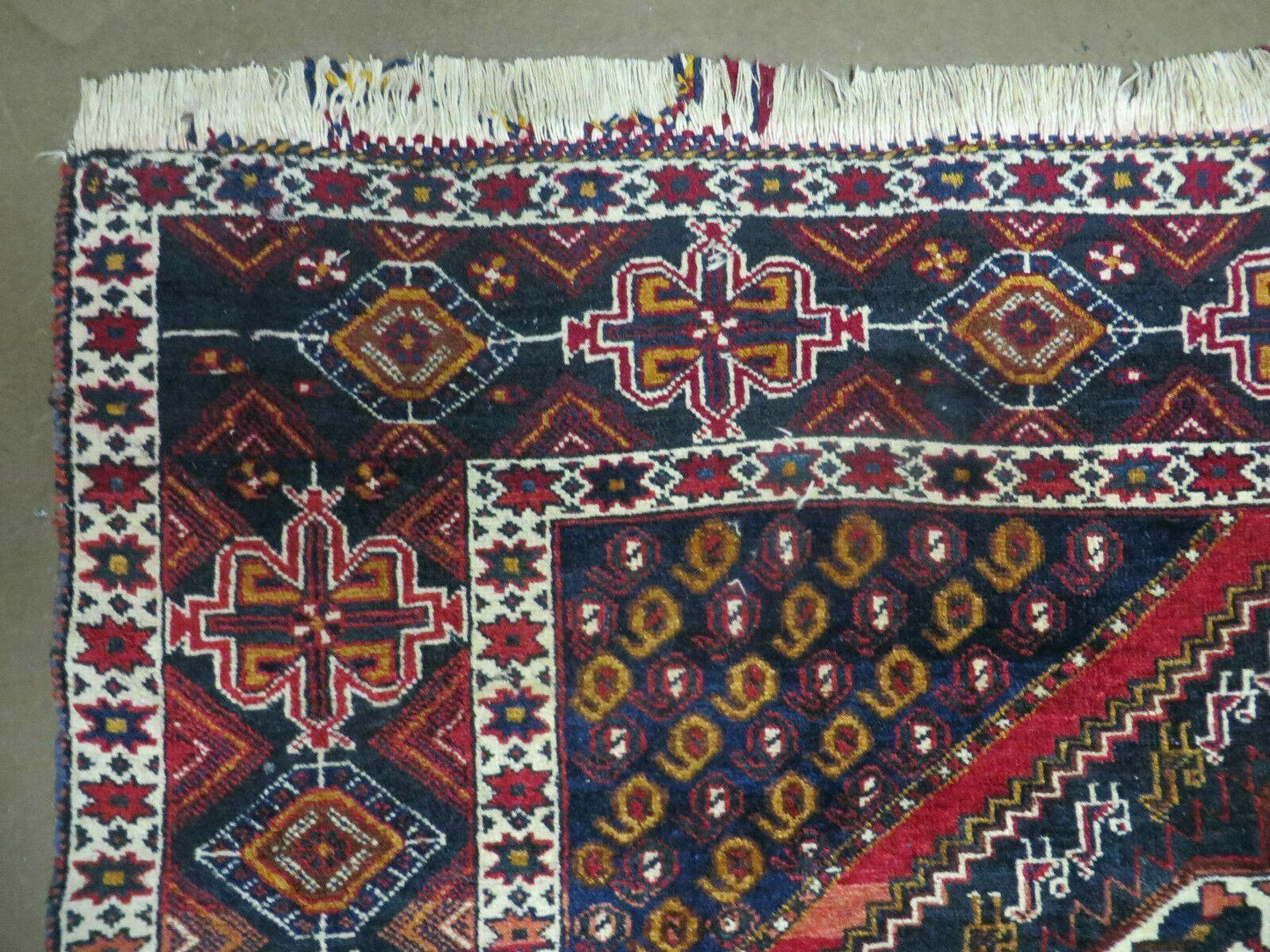 Vintage Turkish Tribal Wool Rug Medallion Hand Made 4x5 Size