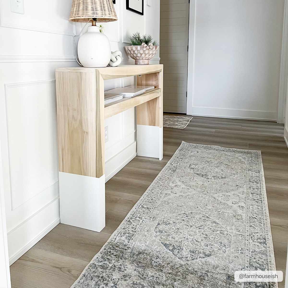 Minimalist rug