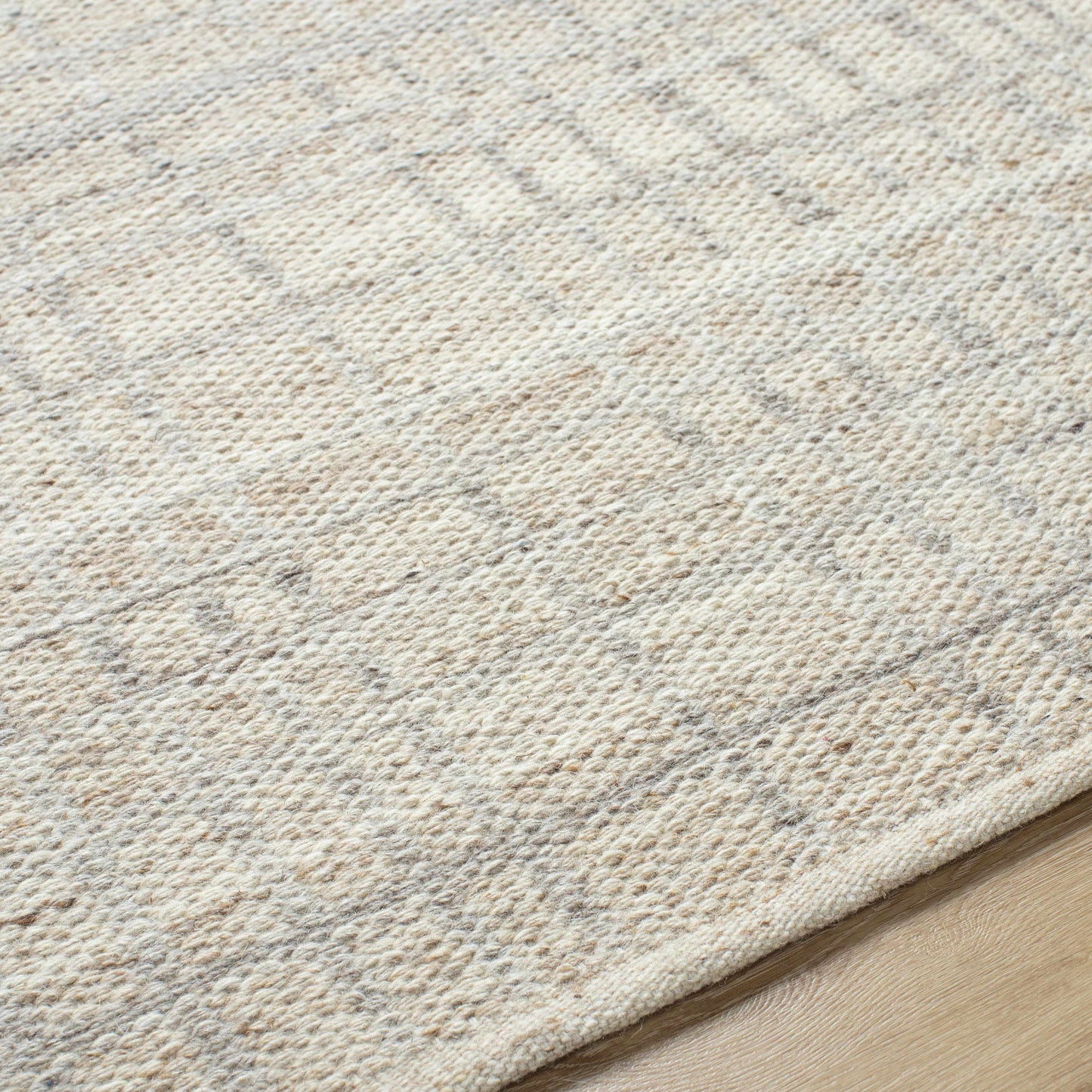 Nissa Area Rug - Soft Versatile Floor Decor for Any Room