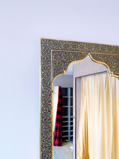 Miroir mural marocain en laiton doré